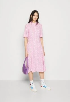 YAS Stelli 2/4 Midi Shirt Dress - Blousejurk - Pink 9 YAS Stelli 2/4 Midi Shirt Dress - Blousejurk - Pink -Yas 9611a1d18d3c4b288750771e9fa78796