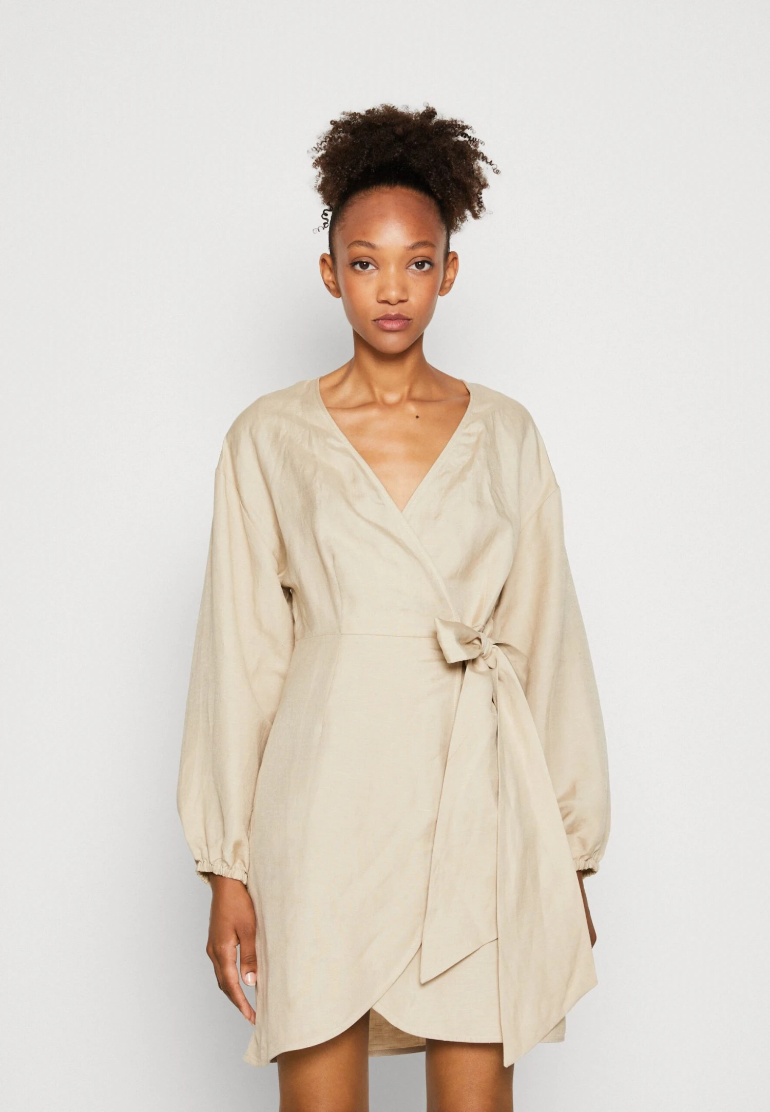 Yasheat Wrap Dress - Jurk - Birch 3 Yasheat Wrap Dress - Jurk - Birch