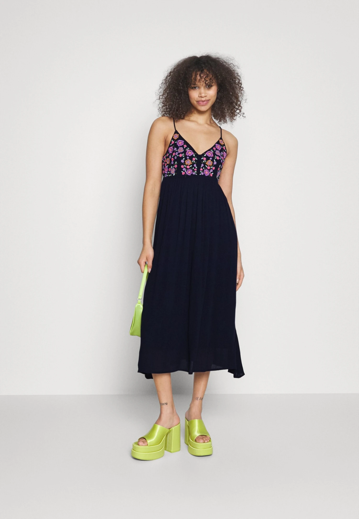 Yasmichella Strap Dress- Jurk - Navy Blazer 4 Yasmichella Strap Dress- Jurk - Navy Blazer - Afbeelding 2