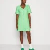 YAS Summer Dress - Blousejurk - Poison Green 1 YAS Summer Dress - Blousejurk - Poison Green -Yas 9a42e9536369402b8148949a7e957f88