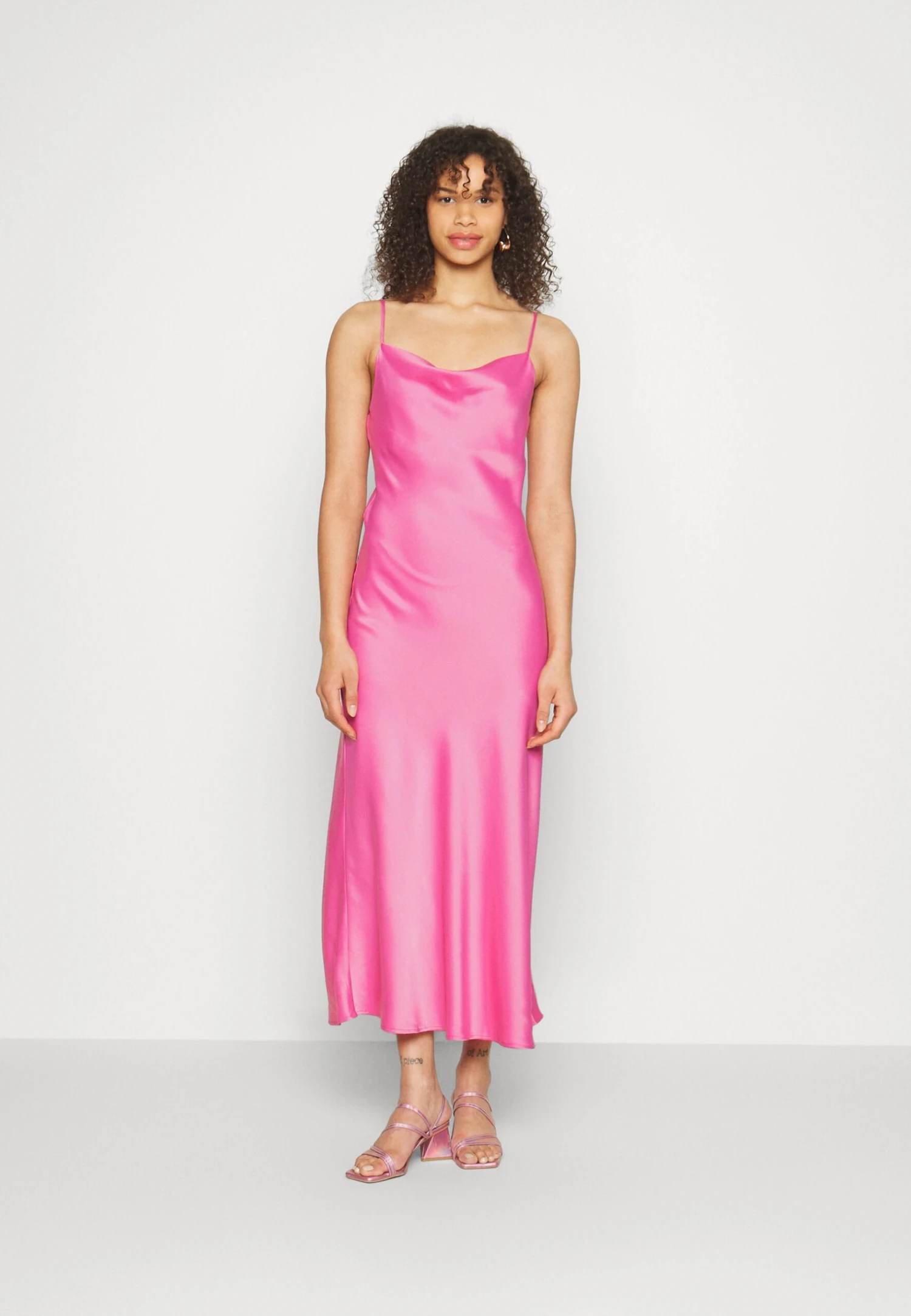 Yasdottea Drapeback Dress - Galajurk - Ibis Rose 3 Yasdottea Drapeback Dress - Galajurk - Ibis Rose