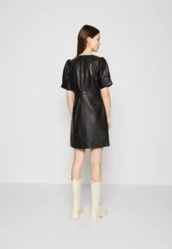 Yasvictara Dress - Cocktailjurk - Black -Yas 9ba02891f8754a96bb3614189e455322