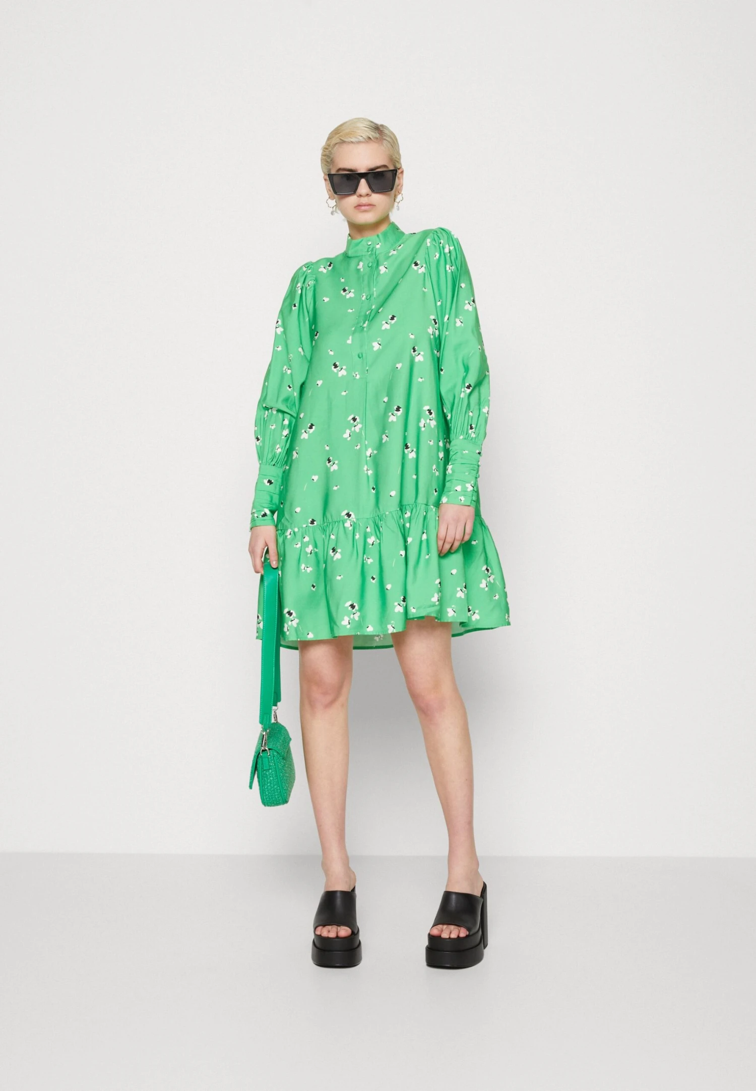 Yasdasla High Neck Dress - Blousejurk - Classic Green 4 Yasdasla High Neck Dress - Blousejurk - Classic Green - Afbeelding 2
