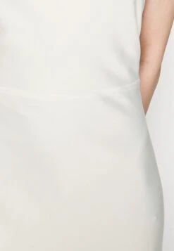 Yasdottea Strapback Train Dress Celeb - Galajurk - Star White -Yas 9d7b16d9a83f4bec9a4dfe9c2f625d8a