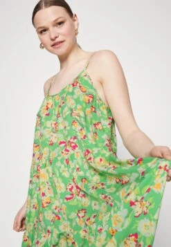 Yasuria Long Dress - Maxi-Jurk - Poison Green -Yas a055b1b2e8e245359dc209bb05339d2a