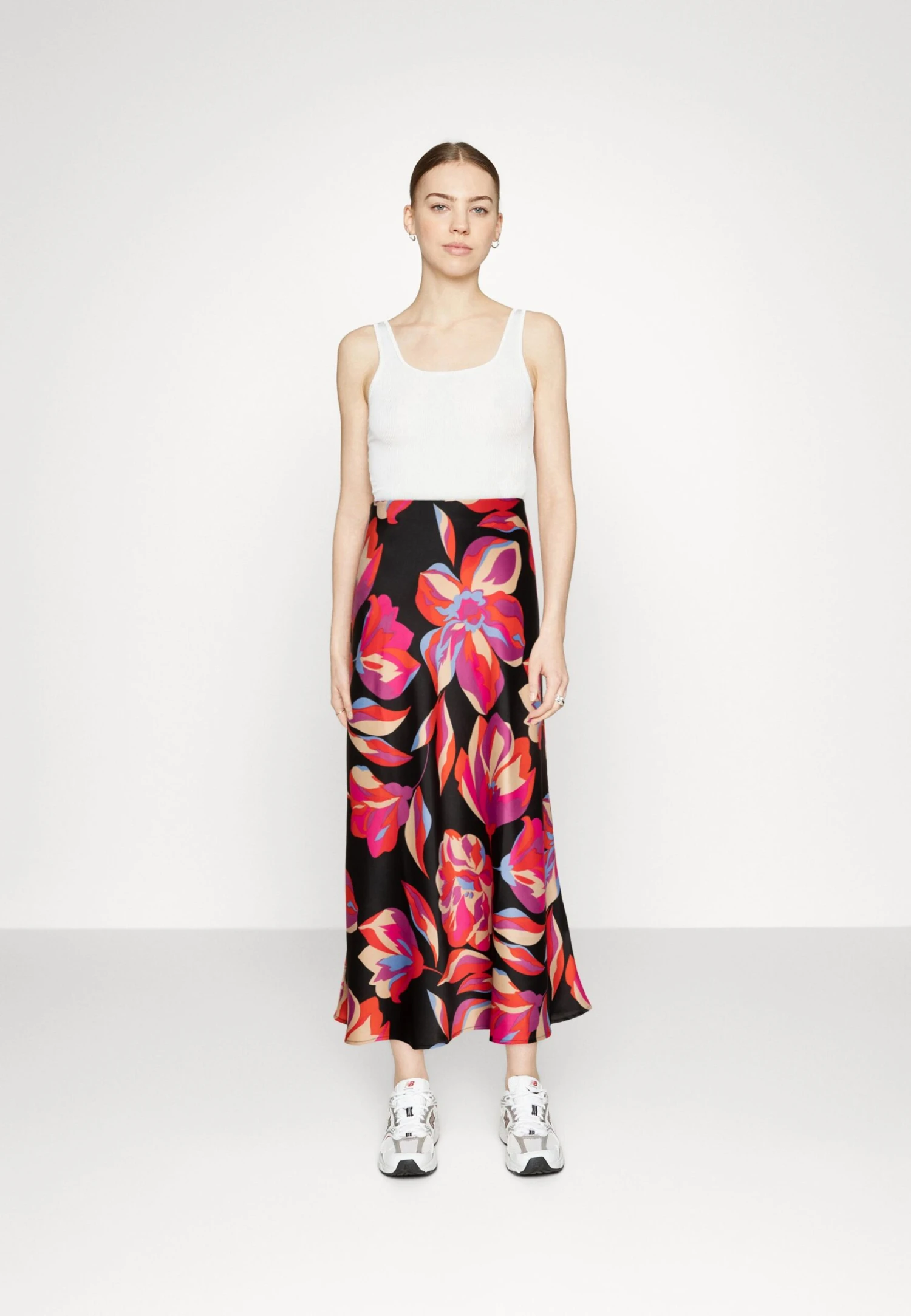 YAS Pella Hw Midi S Noos - A-Lijn Rok - Black 4 YAS Pella Hw Midi S Noos - A-Lijn Rok - Black - Afbeelding 2