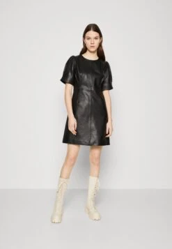 Yasvictara Dress - Cocktailjurk - Black