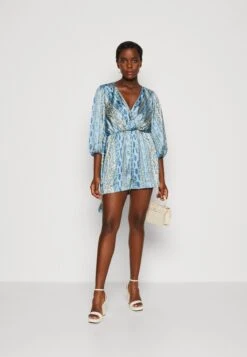 Yas -Yas aa6e0b5ba1944e1f83cae5cbfa0327f9