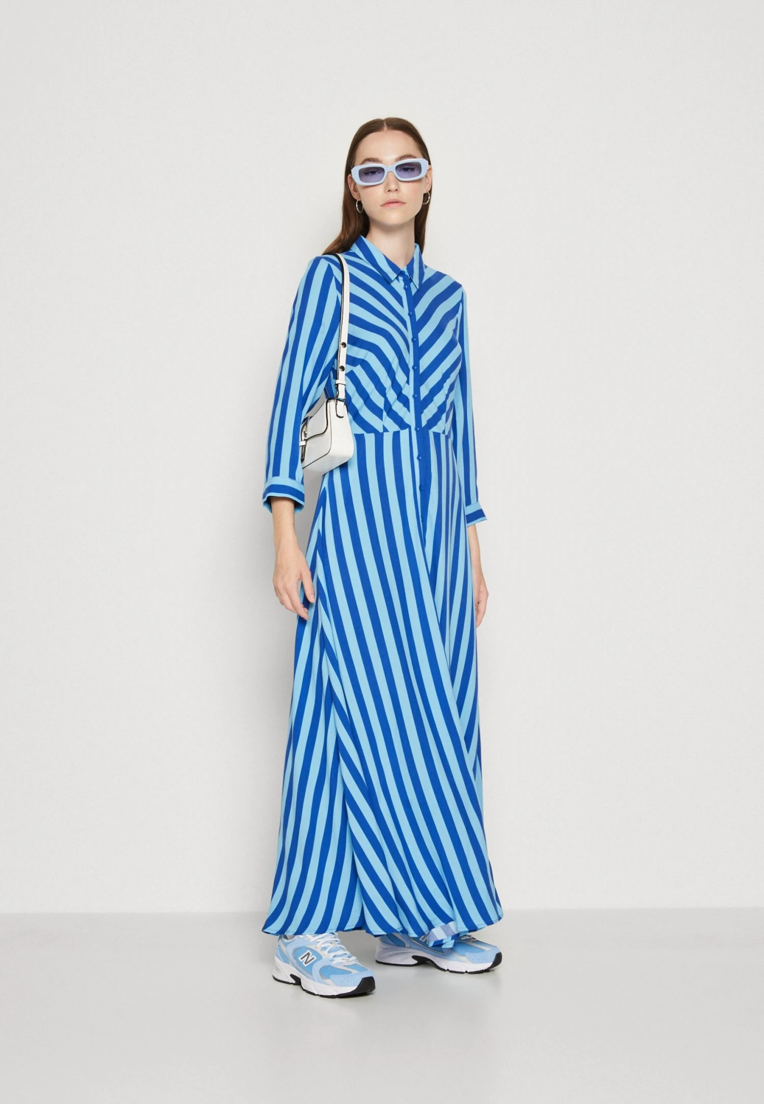 Yassavanna Long Shirt Dress - Maxi-Jurk - Surf The Web/Alaskan Blue 4 Yassavanna Long Shirt Dress - Maxi-Jurk - Surf The Web/Alaskan Blue - Afbeelding 2