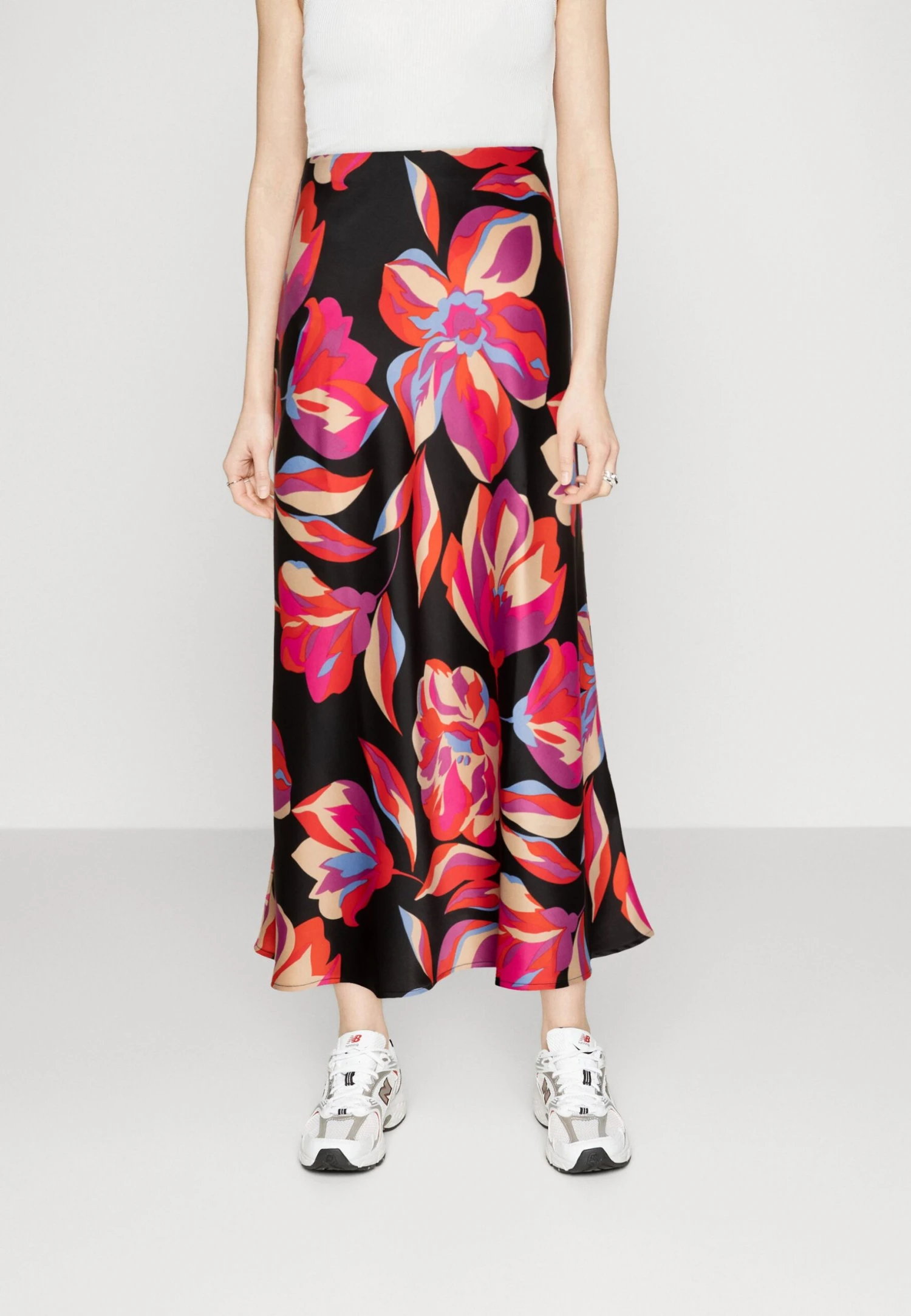 YAS Pella Hw Midi S Noos - A-Lijn Rok - Black 3 YAS Pella Hw Midi S Noos - A-Lijn Rok - Black