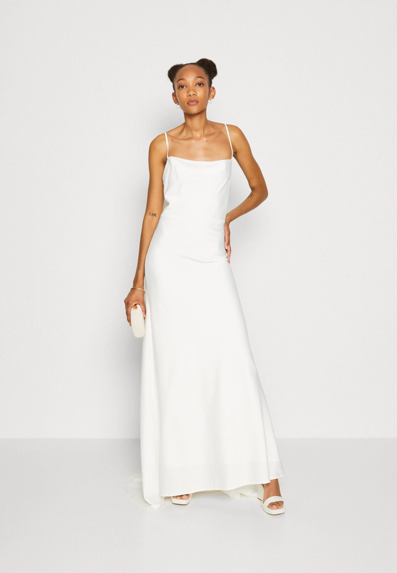 Yasdottea Strapback Train Dress - Galajurk - Star White 4 Yasdottea Strapback Train Dress - Galajurk - Star White - Afbeelding 2