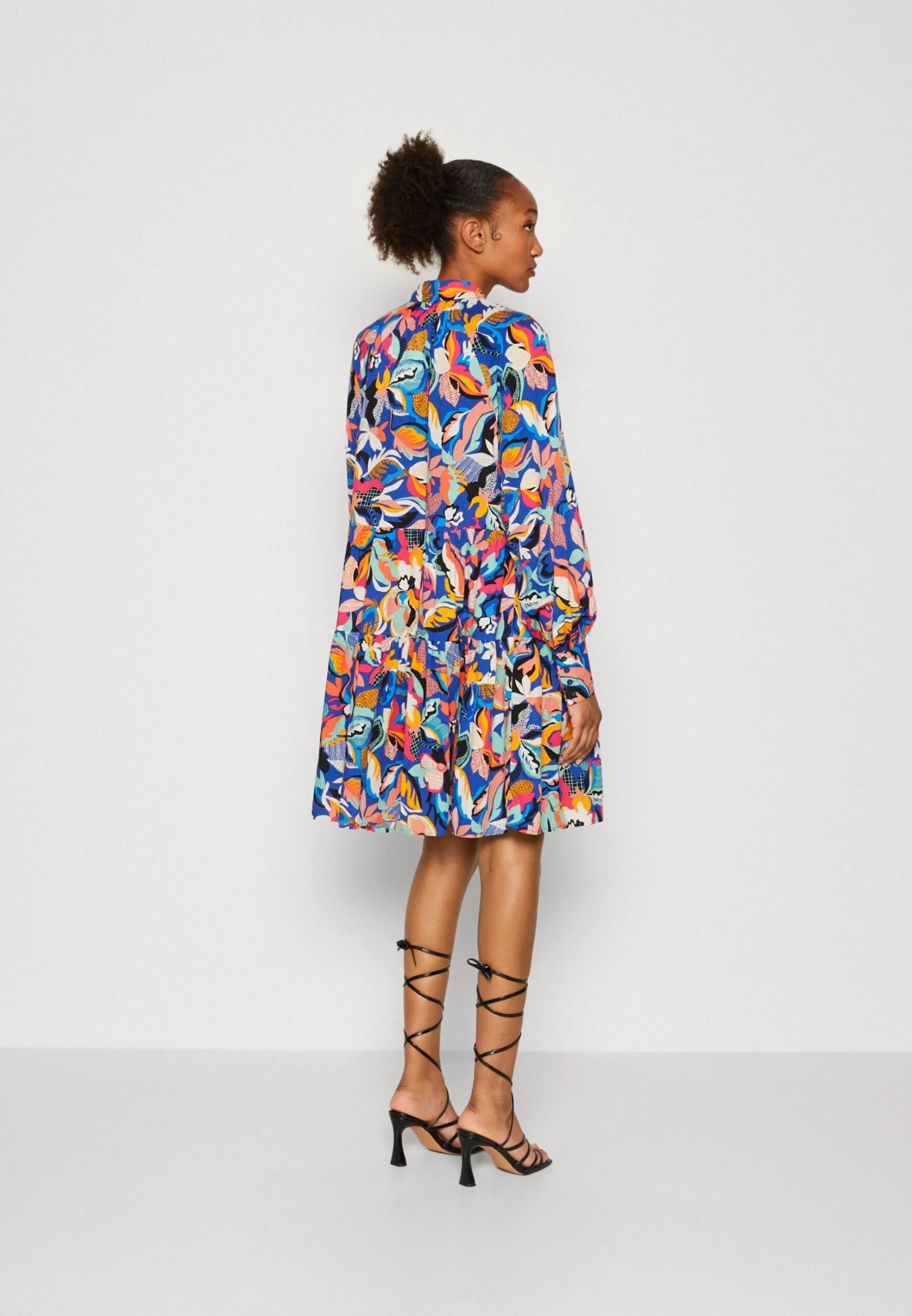 Yaslimuna Dress - Blousejurk - Surf The Web 5 Yaslimuna Dress - Blousejurk - Surf The Web - Afbeelding 3