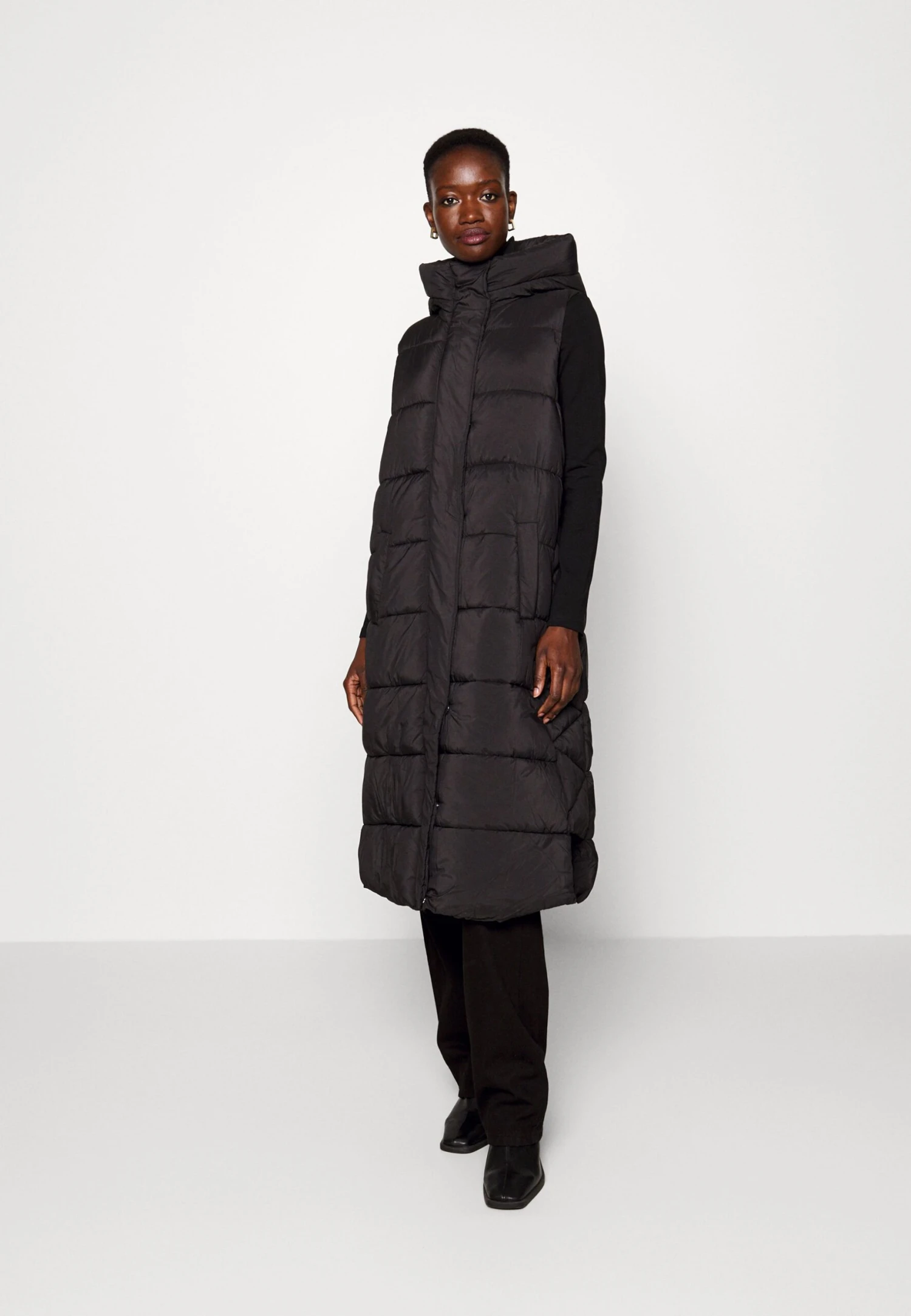 Yasliro - Bodywarmer - Black 4 Yasliro - Bodywarmer - Black - Afbeelding 2