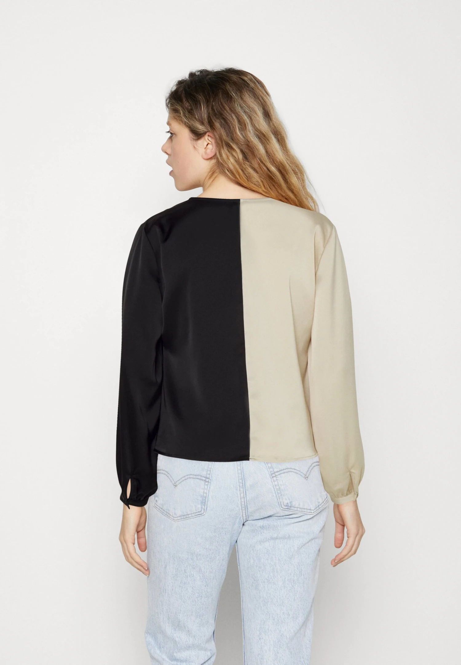 YAS Vanessa V Neck Ls - Blouse - Bleached Sand/Black 5 YAS Vanessa V Neck Ls - Blouse - Bleached Sand/Black - Afbeelding 3