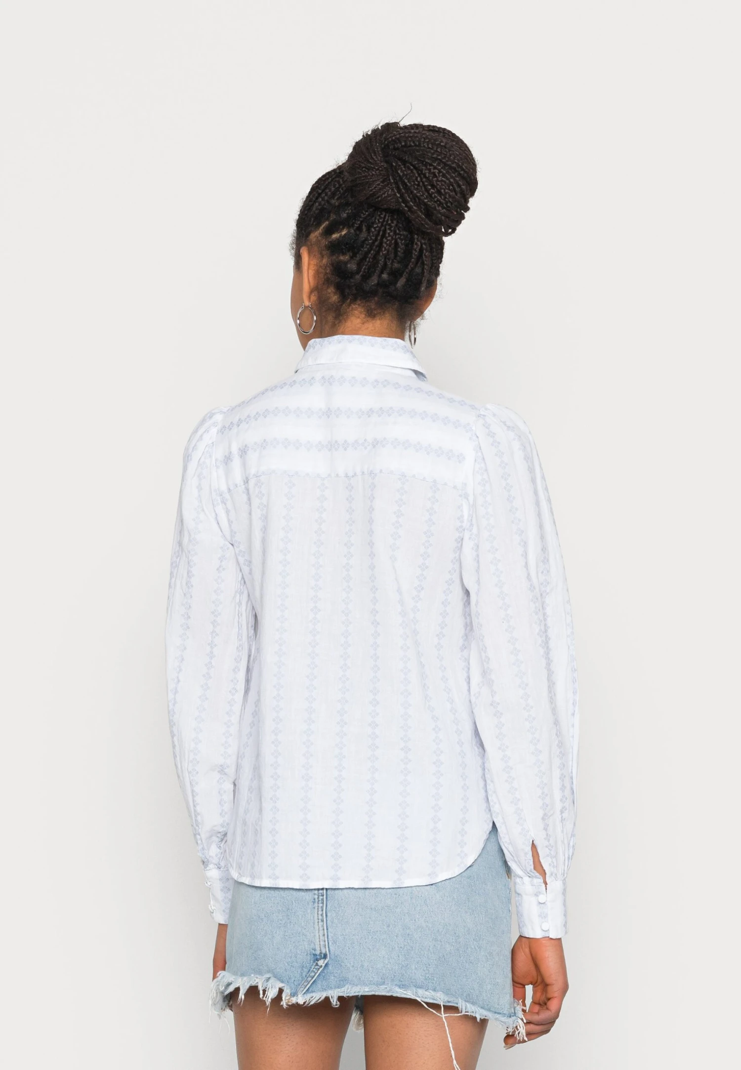 Yasvilora- Blouse - Star White/Country Blue 4 Yasvilora- Blouse - Star White/Country Blue - Afbeelding 3