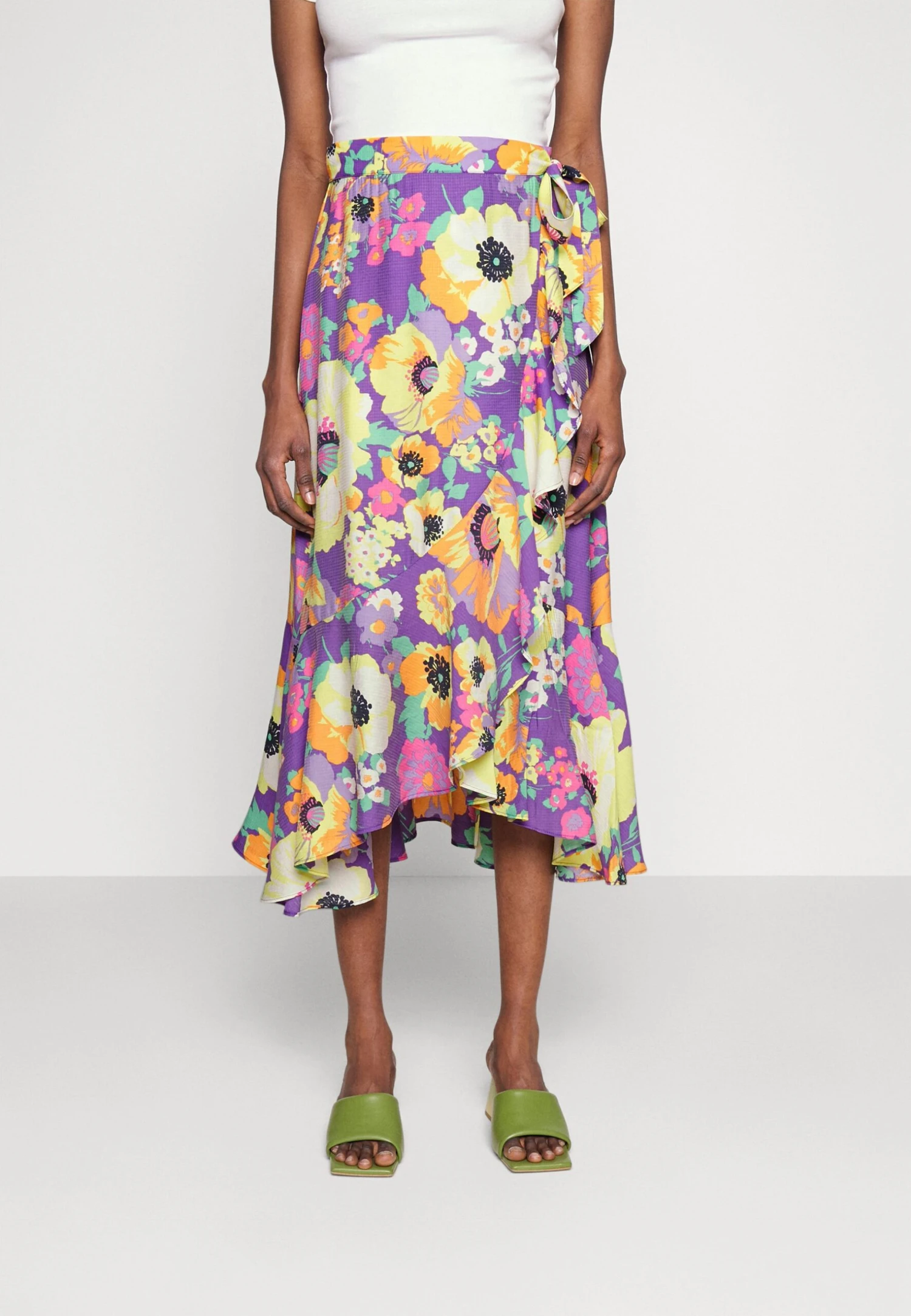 YAS Midi Wrap Skirt - A-Lijn Rok - Deep Lavender/Spectrum Print 3 YAS Midi Wrap Skirt - A-Lijn Rok - Deep Lavender/Spectrum Print