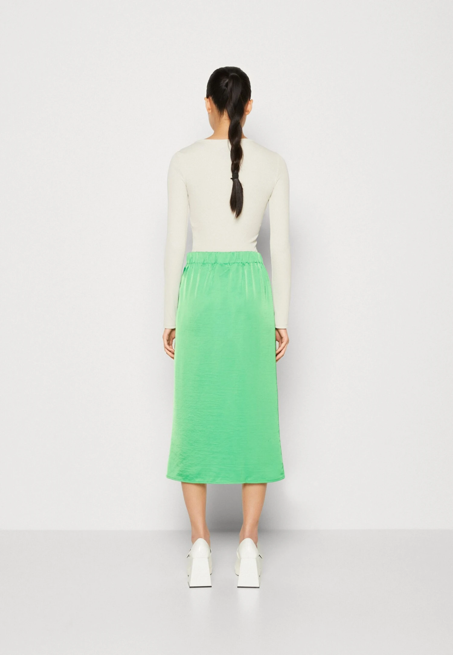 YAS Ivy Midi - Wikkelrok - Classic Green 5 YAS Ivy Midi - Wikkelrok - Classic Green - Afbeelding 3