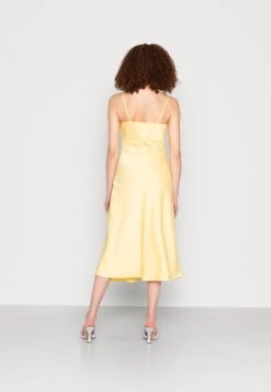 Yasdottea Strap Midi Dress Show - Cocktailjurk - Popcorn -Yas ccf880558b85440d97b8f9dca2c213be