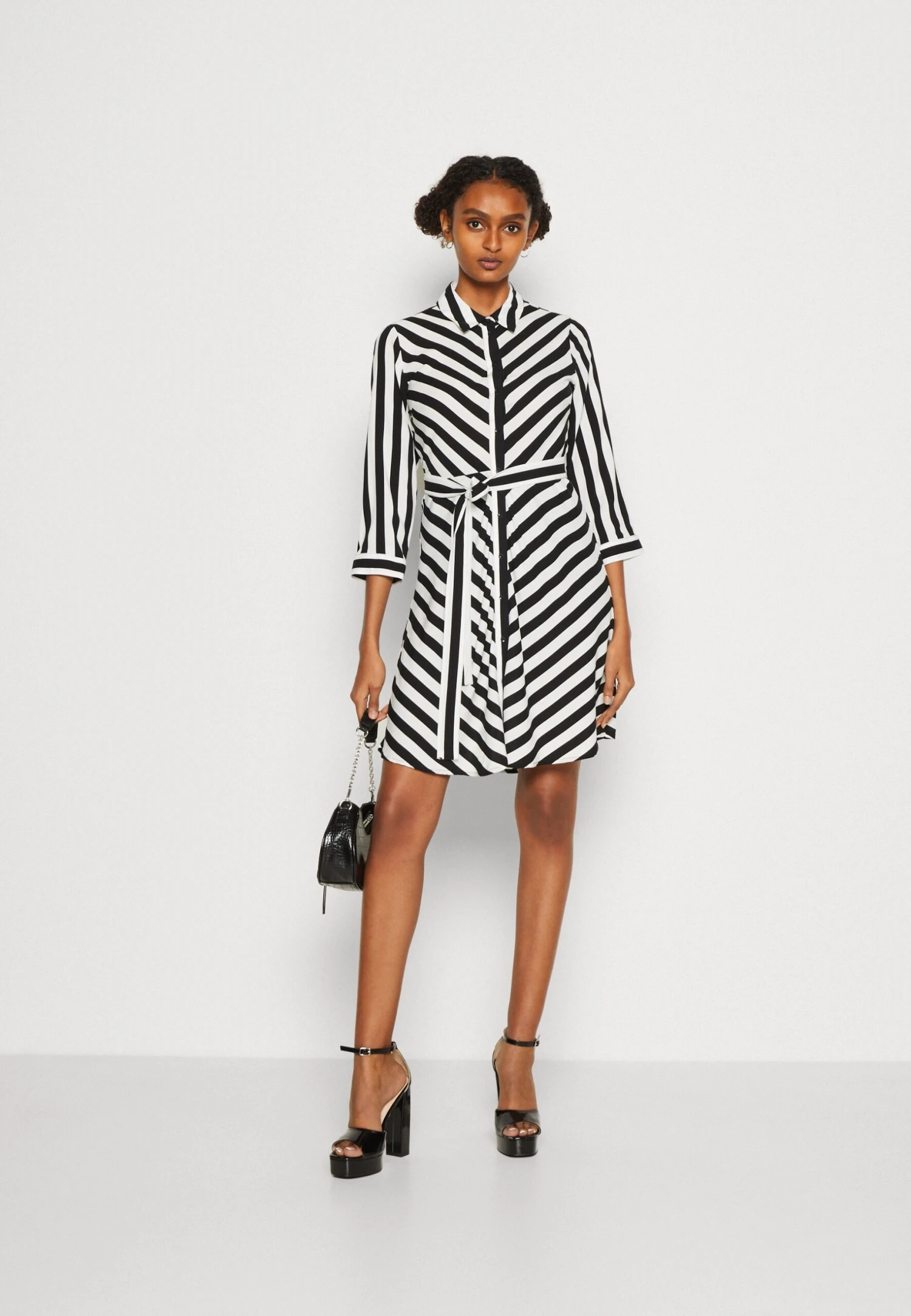 Yassavanna 3/4 Short Shirt Dress - Blousejurk - Star White/ Black 4 Yassavanna 3/4 Short Shirt Dress - Blousejurk - Star White/ Black - Afbeelding 2