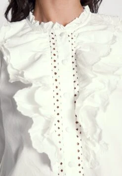 Yasscarla - Overhemdblouse - Star White 13 Yasscarla - Overhemdblouse - Star White -Yas d2f3227028674afe803b5364fb64ca88
