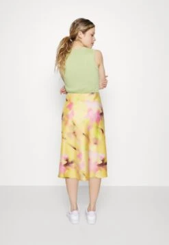 Yassoftie Midi Skirt - A-Lijn Rok - Popcorn 10 Yassoftie Midi Skirt - A-Lijn Rok - Popcorn -Yas d4cba281bed84ab5a1164d68f1a1f0a3