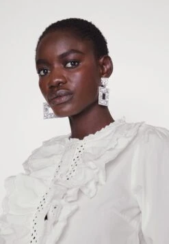 Yasscarla- Blouse - Star White -Yas d52ffd9aa8194fb7bc328d569eb9ed49