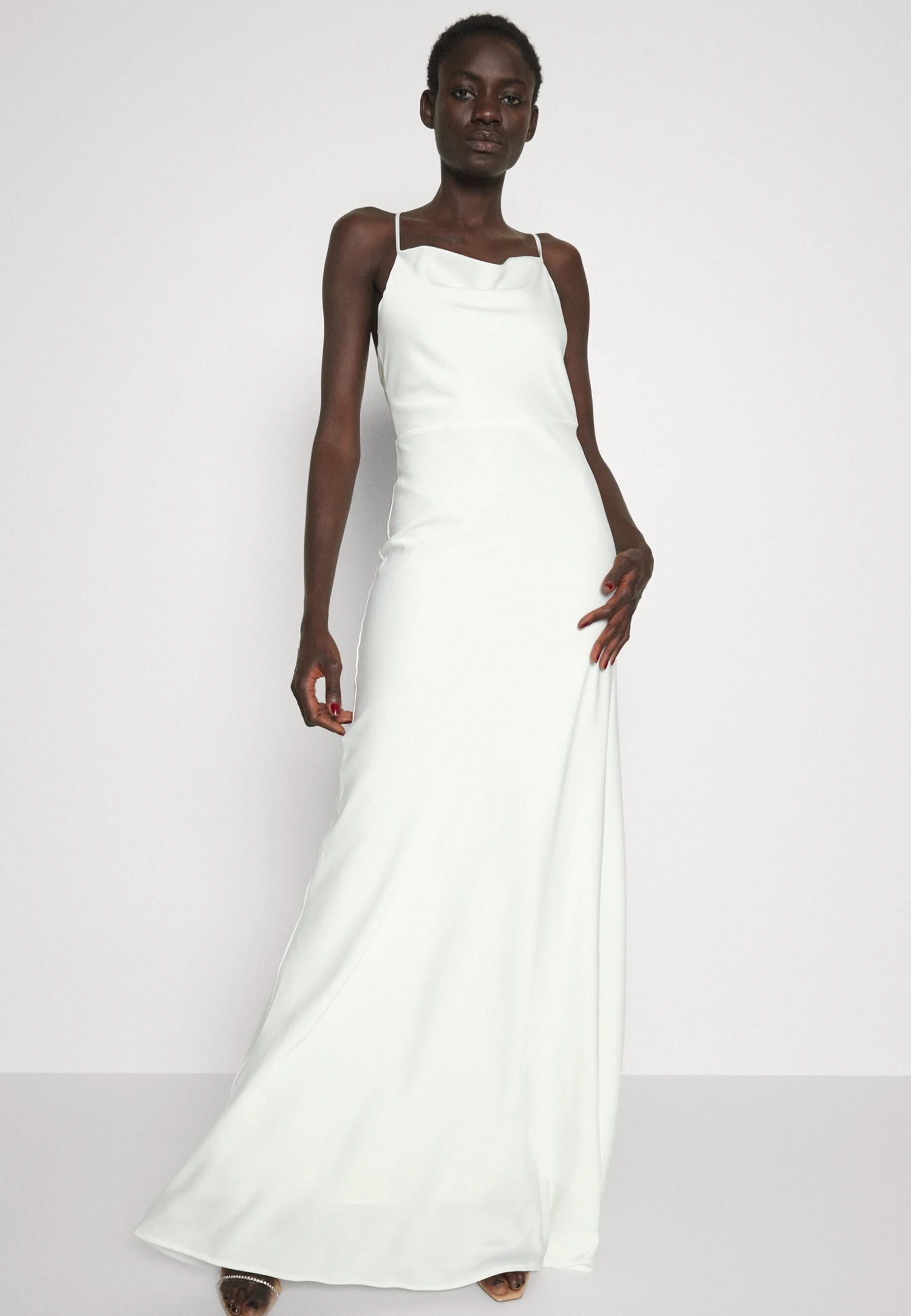 Yasdottea Strapback Train Dress- Galajurk - Star White 6 Yasdottea Strapback Train Dress- Galajurk - Star White - Afbeelding 4