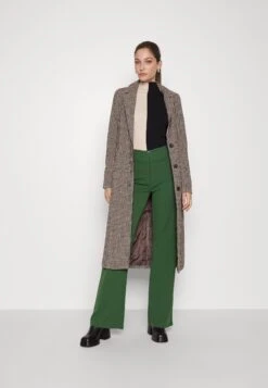 Yasvictoria Wide Pant - Broek - Greener Pastures -Yas dab7b40b14f1489d830a67cadbb14b24