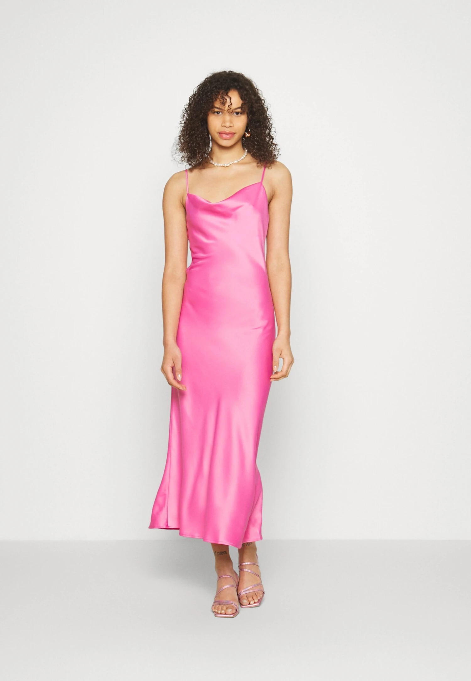 Yasdottea Drapeback Dress - Galajurk - Ibis Rose 4 Yasdottea Drapeback Dress - Galajurk - Ibis Rose - Afbeelding 2