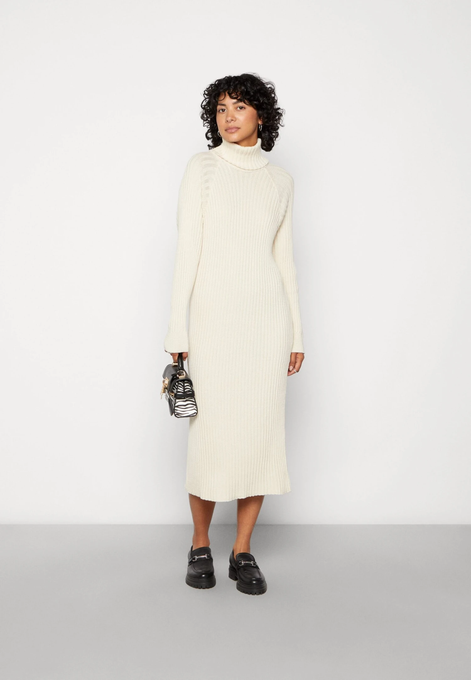 YAS Midi Rollneck S Noos - Gebreide Jurk - Birch 4 YAS Midi Rollneck S Noos - Gebreide Jurk - Birch - Afbeelding 2
