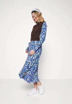 Yasmomentum Dress - Jurk - Momentum -Yas e713064f7ae94d3cb615de7485d1db08
