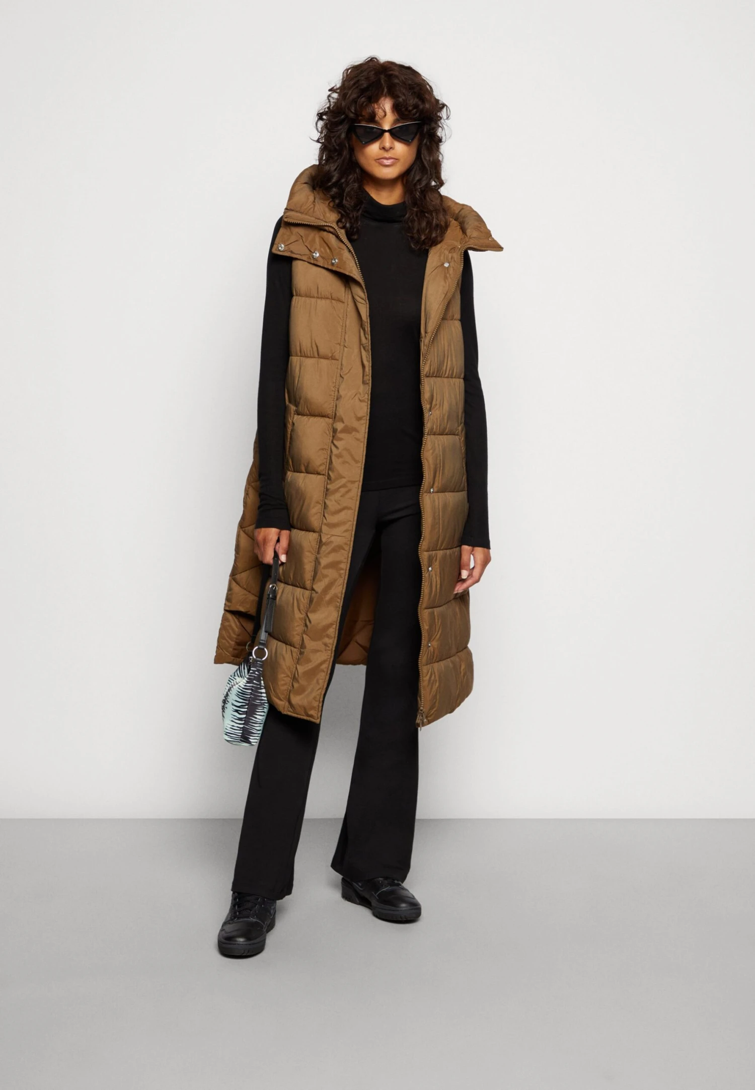 Yaslira Padded Vest - Bodywarmer - Teak 4 Yaslira Padded Vest - Bodywarmer - Teak - Afbeelding 2