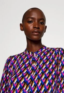 Yasalira Long Shirt Dress- Maxi-Jurk - Surf The Web/Zagga -Yas e9bd405b30fb4bd58e6cd7cffdd9c114