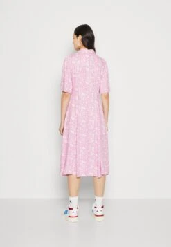 YAS Stelli 2/4 Midi Shirt Dress - Blousejurk - Pink 10 YAS Stelli 2/4 Midi Shirt Dress - Blousejurk - Pink -Yas ef2da22b65854805b3c2cea142b01c10