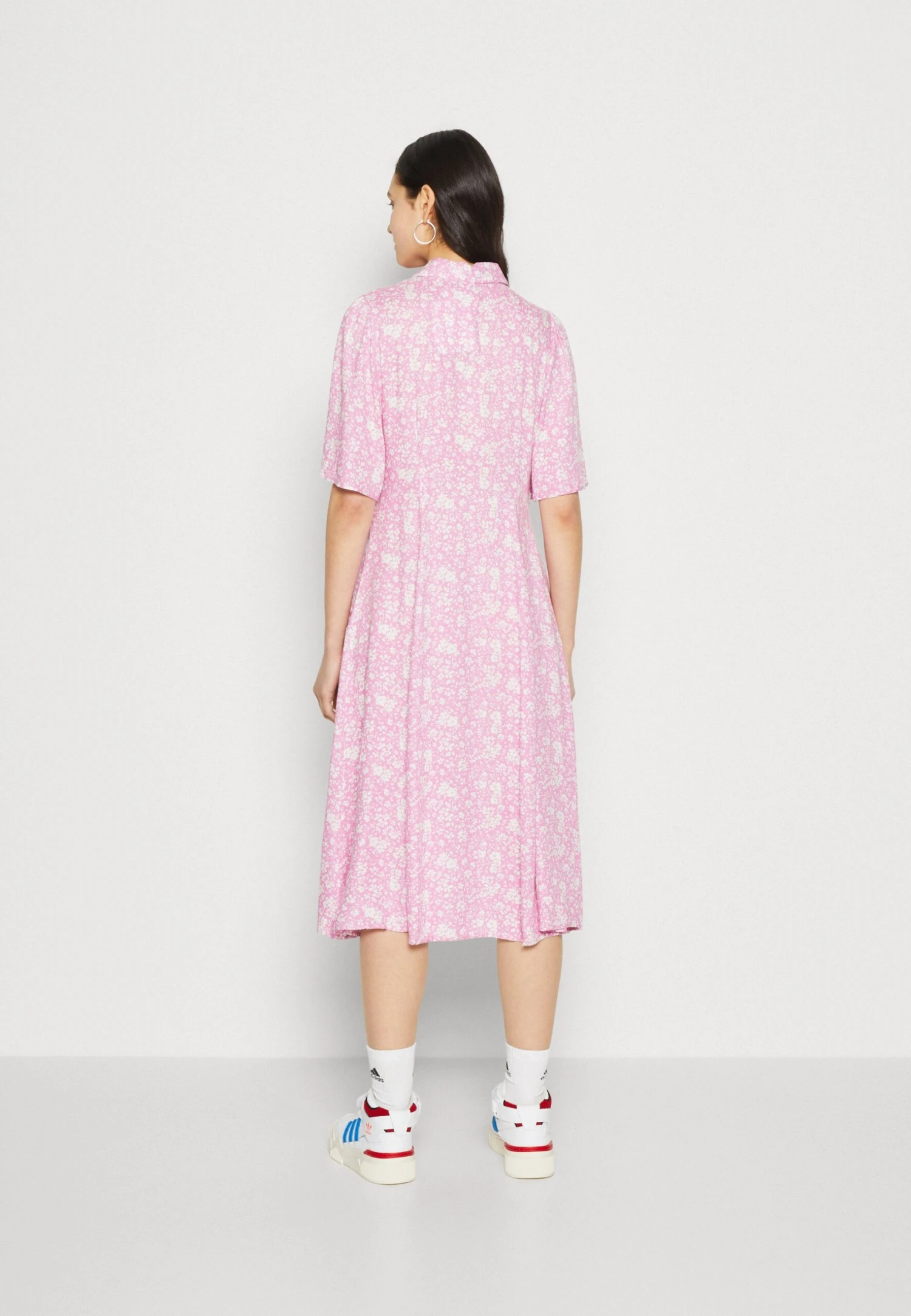 YAS Stelli 2/4 Midi Shirt Dress - Blousejurk - Pink 5 YAS Stelli 2/4 Midi Shirt Dress - Blousejurk - Pink - Afbeelding 3