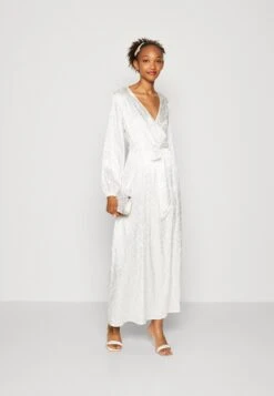 Yaslumen Wrap Maxi Dress - Galajurk - Star White -Yas f0f1b4cfe5a743e7a4d8f05e0a5598c9
