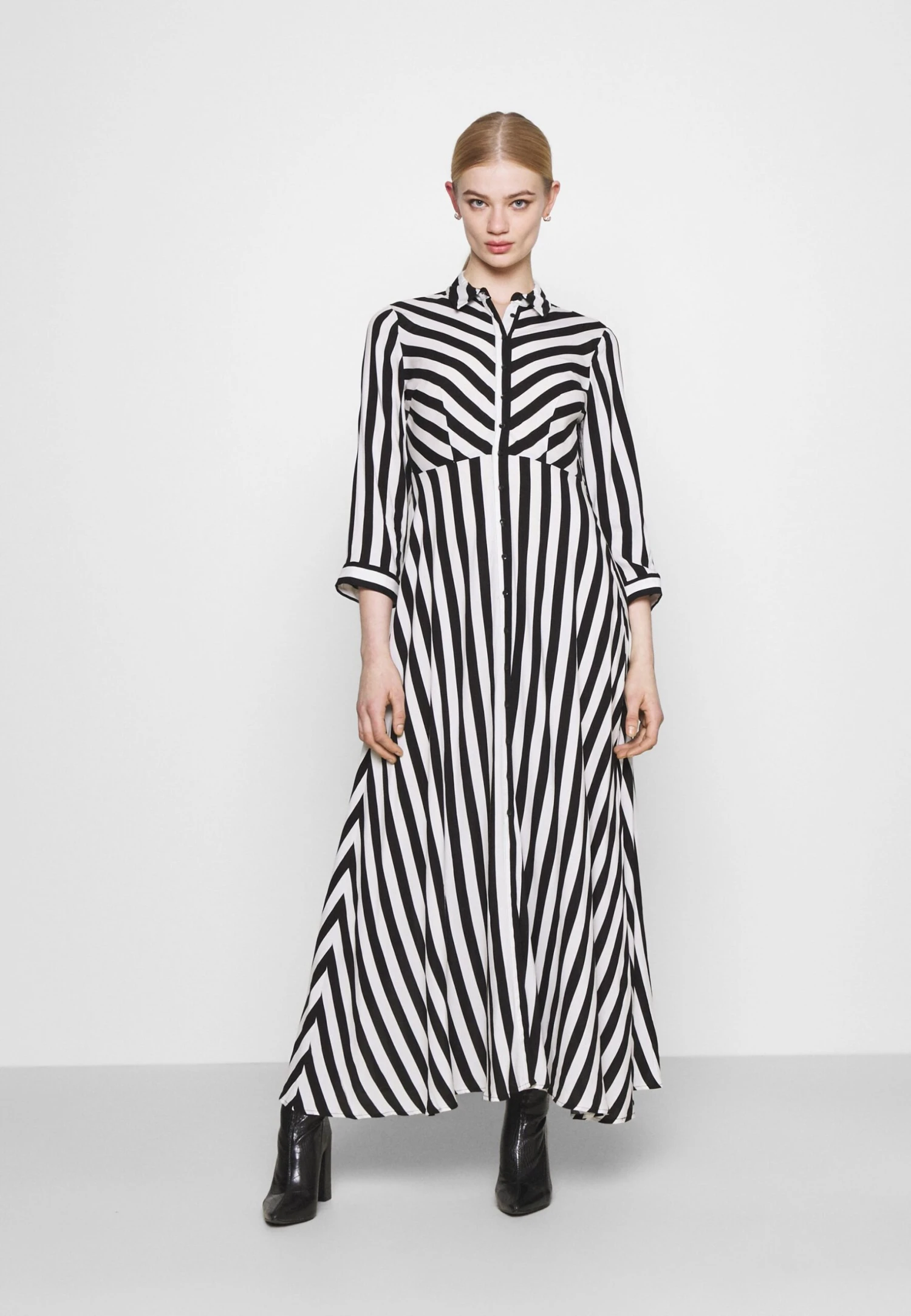 Yassavanna Long Shirt Dress - Maxi-Jurk - Black/ White Stripes 3 Yassavanna Long Shirt Dress - Maxi-Jurk - Black/ White Stripes
