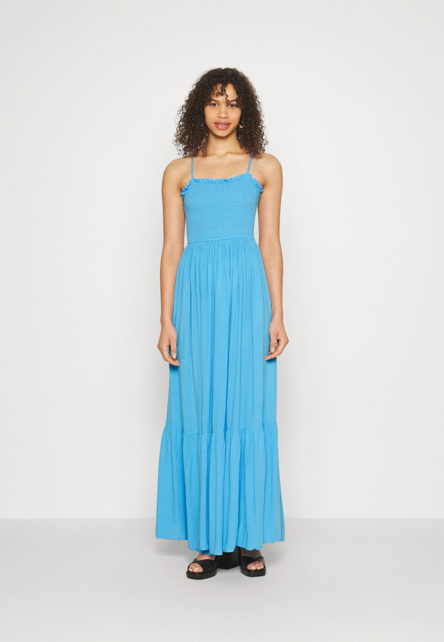 Yasmeza Strap Smock Dress - Maxi-Jurk - Bonnie Blue 3 Yasmeza Strap Smock Dress - Maxi-Jurk - Bonnie Blue