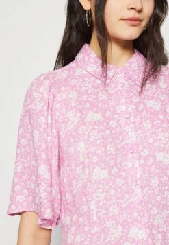 YAS Stelli 2/4 Midi Shirt Dress - Blousejurk - Pink 13 YAS Stelli 2/4 Midi Shirt Dress - Blousejurk - Pink -Yas f9fc496ea33547359a35efb01dcfc17a