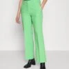 Yasbluris Flared Pant Noos - Broek - Summer Green 1 Yasbluris Flared Pant Noos - Broek - Summer Green -Yas ffb2cbdfffef4dccbca1be77fd709217